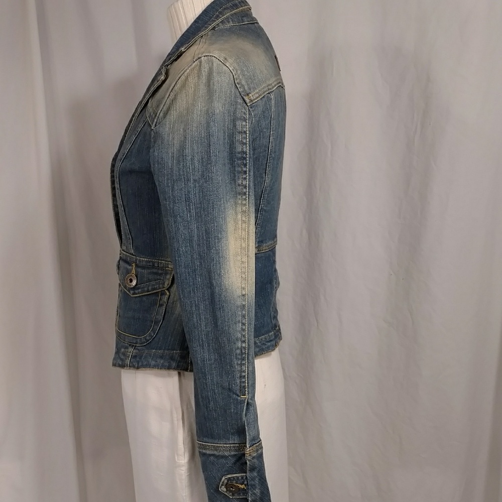DKNY Jean Jacket Feminine Distressed XS Quality Fitted Tailored Shape SeeMeasure - Picture 2 of 8
